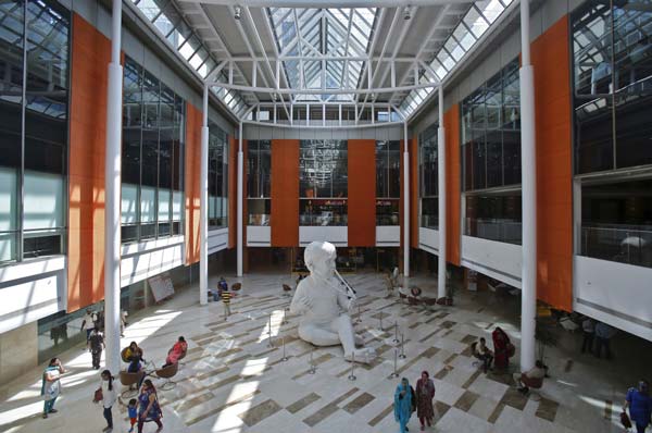 Lobby of the Fortis Memorial Hospital