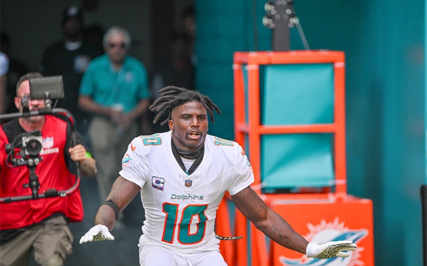 tyreek hill's net worth